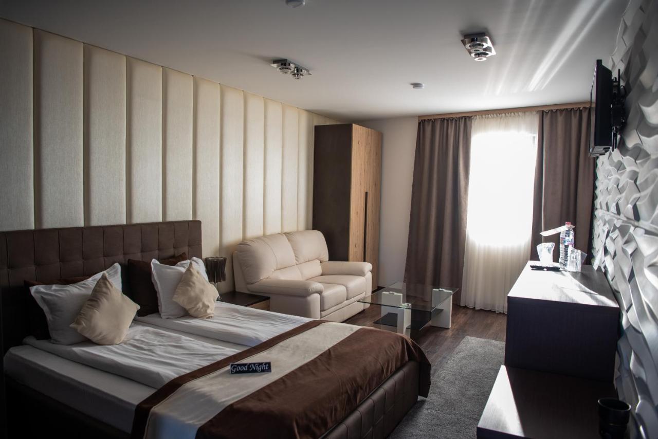 Acktion Deluxe Hotell Sjumen Eksteriør bilde